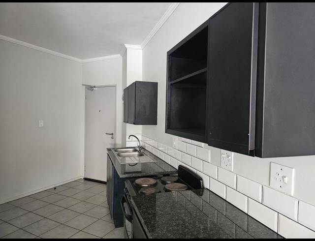 2 BEDROOM PROPERTY TO RENT IN FLORIDA